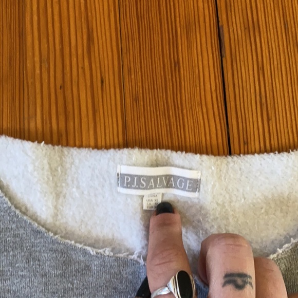 P.J.Salvage square cut raw edge Sweatshirt - Picture 2 of 9